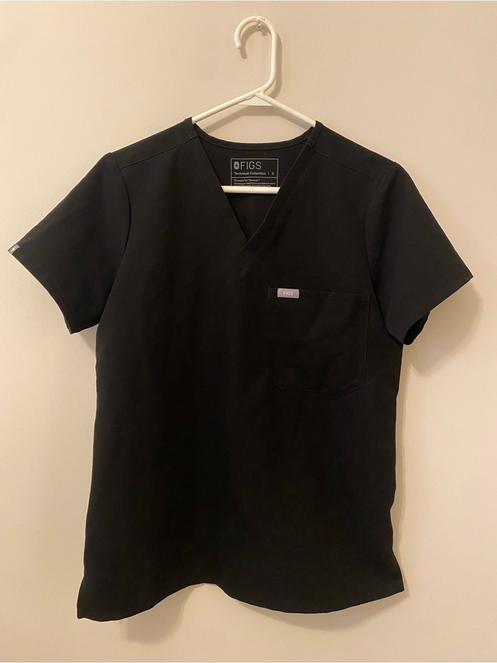 FIGS Scrubs Catarina One-Pocket Scrub S Top